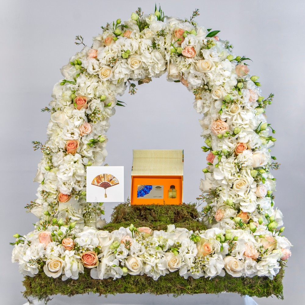 mandarine 2 (1) LArge flower design with a spa voucher