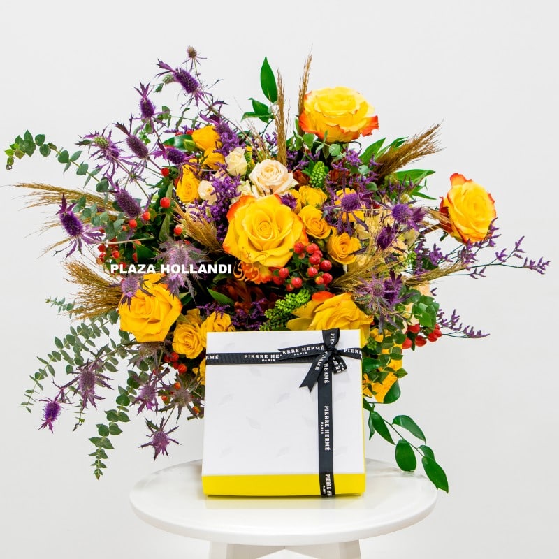 3 (9) flower bouquet with macarons