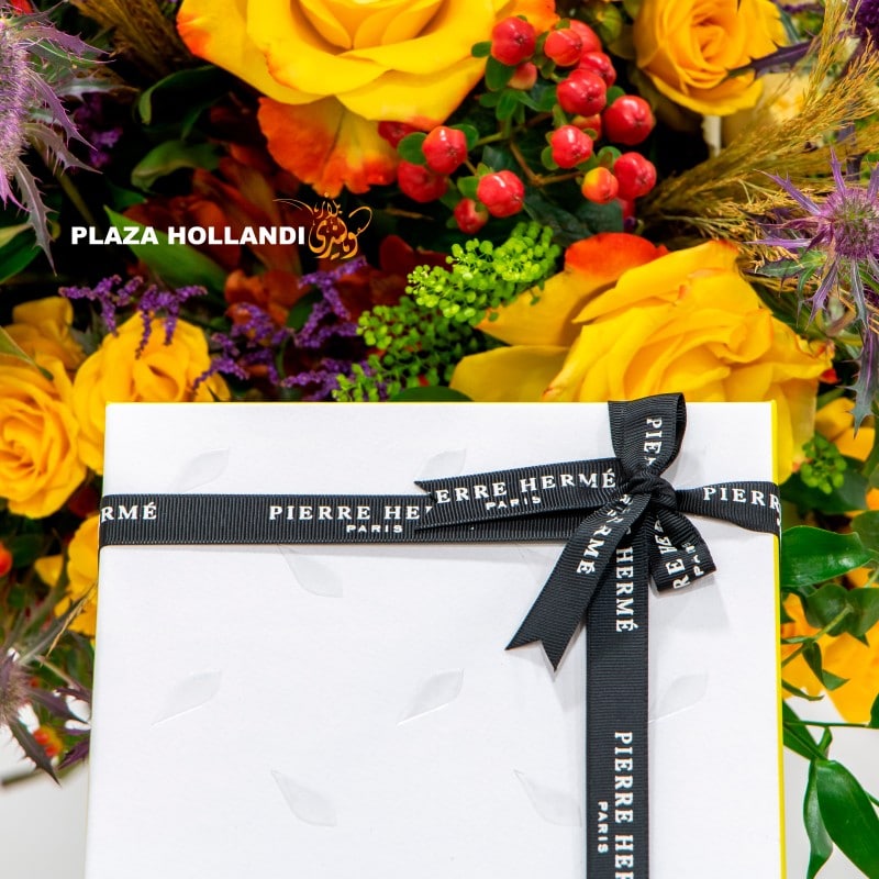 3.1 (6) flower bouquet with macarons