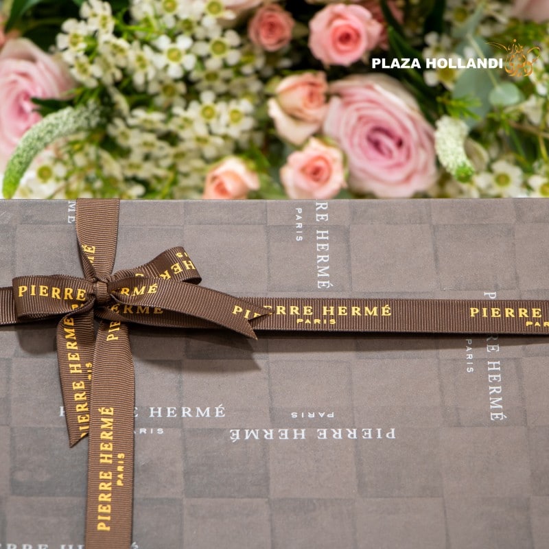 7.1 (4) flower bouquet with chocolate box close up