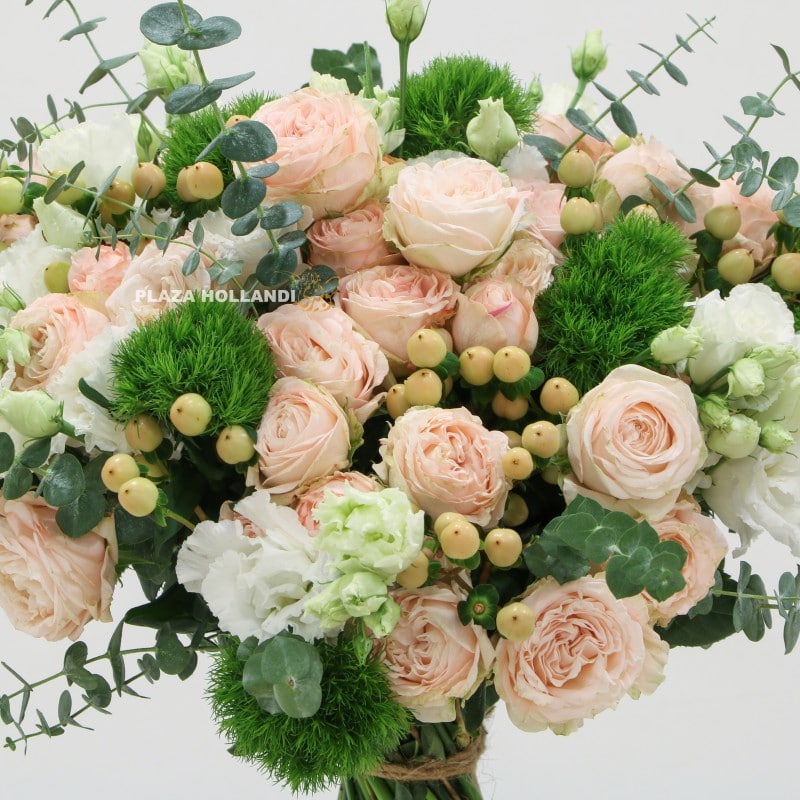 1.2 close up of peach spray rose bouquet