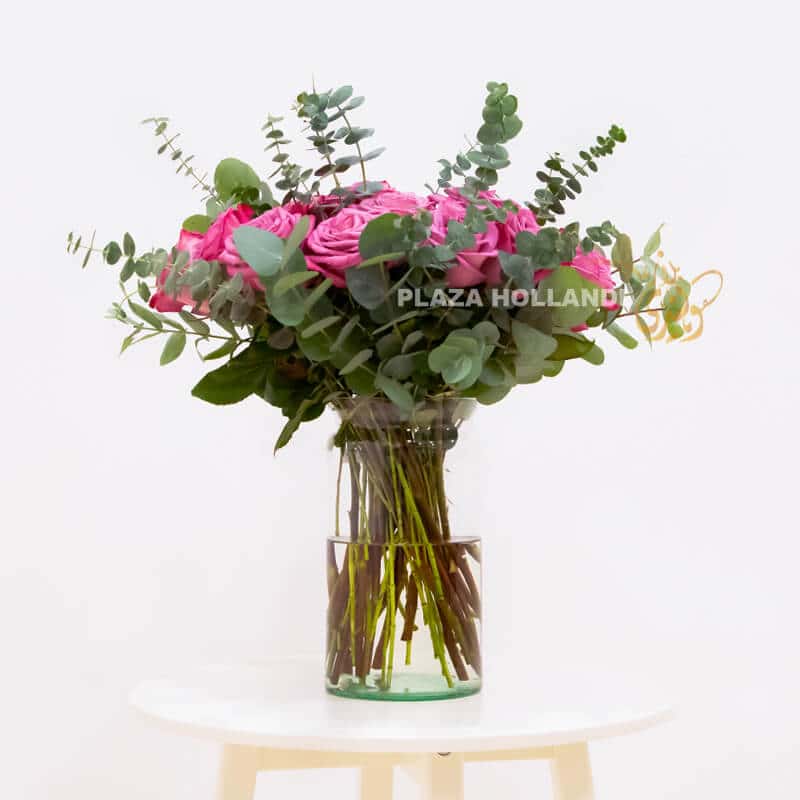 GV1 pink rose bouquet with eucalyptus
