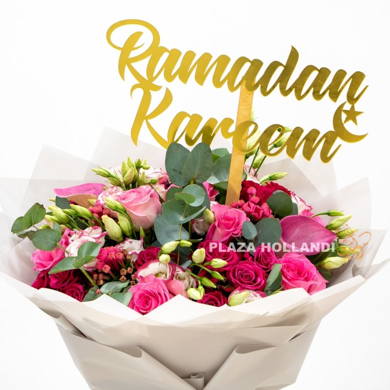 2.1 pink flowers in abouquet with ramadan kareem