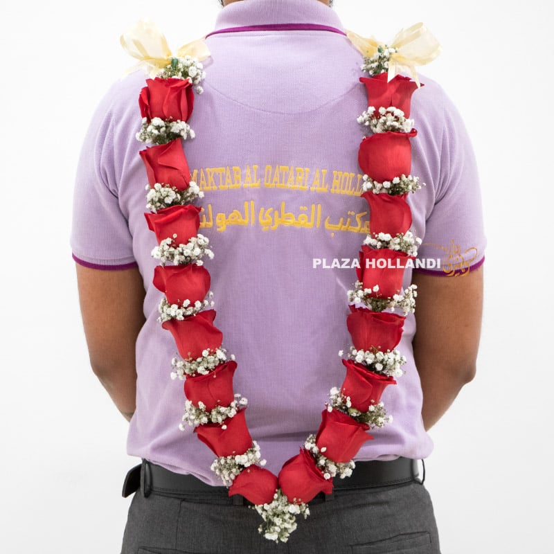 3.2 Red and white graduation garland